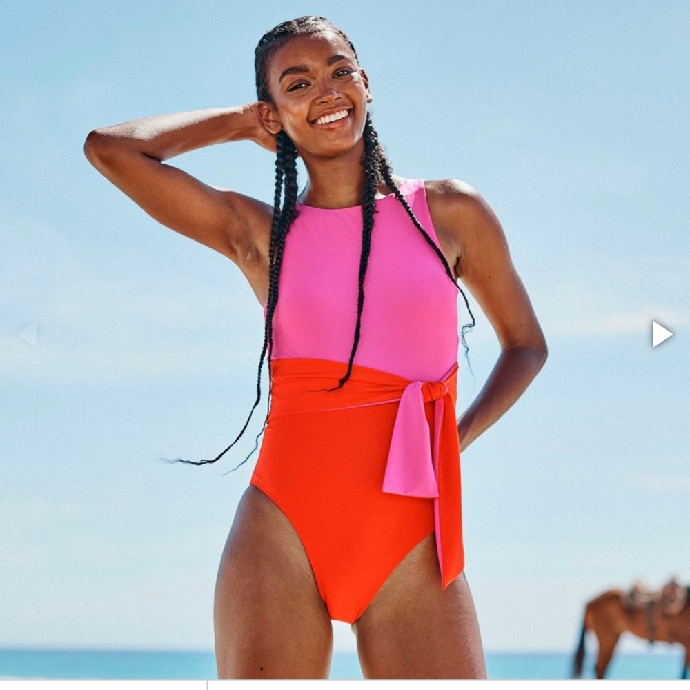 Summersalt The Tie Belted Cove - Lava and Hibiscus